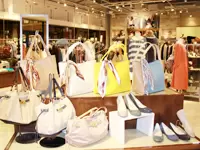 副店長、店長、マネージャー、シニアマネージャーと、キャリアアップのチャンスも！
