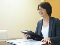 ファッション業界を知り尽くしたカウンセラーが、しっかりサポート。あなたの夢や目標を聞かせてください！