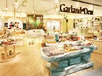 ▲あなた自身も『お店創り』を楽しみながら、素敵な空間をお届けしていきましょう♪(Garland of Dew店内)