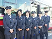 下馬営業所の女性ドライバーは3割程度。「運転が優しい」「物腰が優しい」など、大評判です！