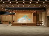 水明館は、能舞台・茶室・結婚式場・スポーツセンターなどを備えた下呂温泉を代表する人気の老舗旅館です。