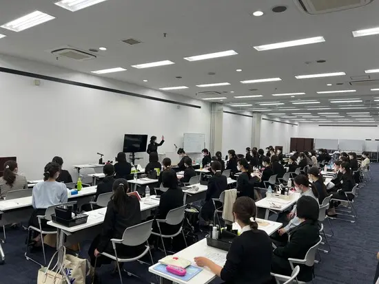 入社後2週間の研修に加え、OJTや勉強会を開催。未経験の方も技術を磨きたい方も安心のサポート体制です。