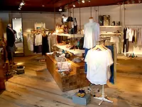【alcali】お店のスタッフの意見が商品に活かされています。