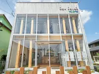 キレイなショールームにて床や壁などの材質やキッチンの機能など多岐に亘ってご提案します。