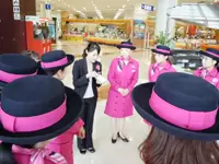 どの店舗も素敵なデザインの制服を身につけられるのも、この仕事の特権です♪