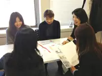 わからないことがあればすぐに先輩に聞ける環境。社員の仲の良さも、長く働けるヒケツです。