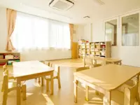 保育園は木のぬくもりがあふれており、子ども達が過ごしやすいあたたかい空間となっています。