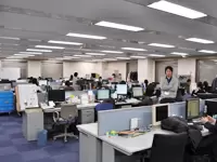 営業、制作、エンジニアがワンフロアに集結。相談しながらスピーディに業務が進められます。