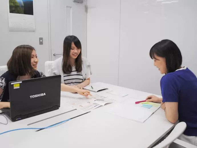たくさんの女性が活躍している当社。意見交換も活発です！