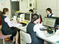 20代～40代の女性が活躍する職場で、あなたも腰を据えて働いていきましょう。
