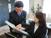 分からないことがあれば、近くの先輩がいつでも答えてくれるので不安なく働くことができます。