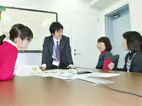 既存品や開発品等を並べて、どの商品を実際に買いたいか意見を聞きます