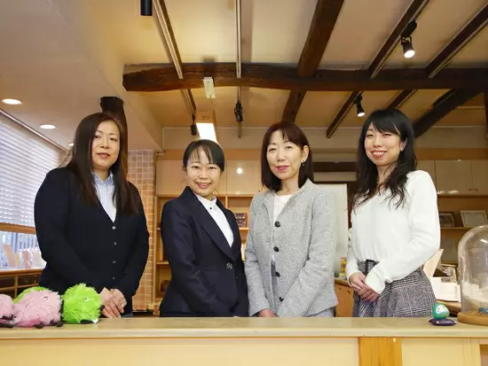 来店されたお客様をご案内♪あなたの第一印象で当社のイメージが決まるかも!?