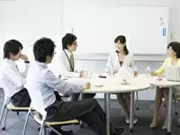 入社したばかりの新人研修も担当していただきます。