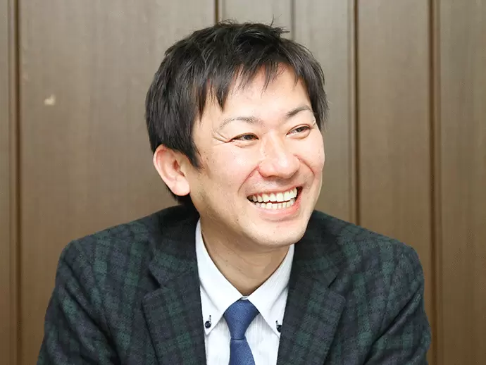 「残業は月20時間以内。働きやすい環境から、社員の定着率が高いのが当社の特徴です」