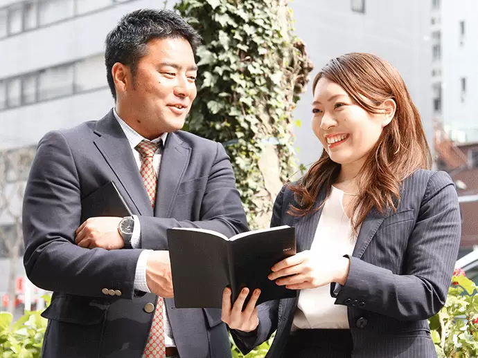 研修は社内、社外、OJT、イベントにて色んなケースでしっかり教えますのでご安心下さい！