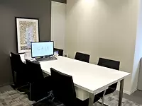移転したばかりのオフィス。面談ルームは、1つひとつ都市名がついています。（この部屋は「ボストン」）