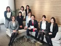 バレンタインには女性社員から社長へプレゼントを贈りました★