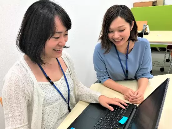財務の世界が初めてでも大丈夫です！先輩社員とともにコツコツ学んでいきましょう。