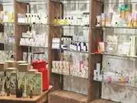 季節毎にさまざまなコレクションを展開。12月にはクリスマスコレクションを展開しました♪