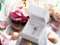 国産ブランドとして高いクオリティを追求。その輝きが多くの女性に喜ばれています。