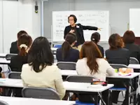 研修風景。インストラクターが分かりやすく説明