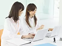 周囲の先輩スタッフがフォローしてくれるので安心♪