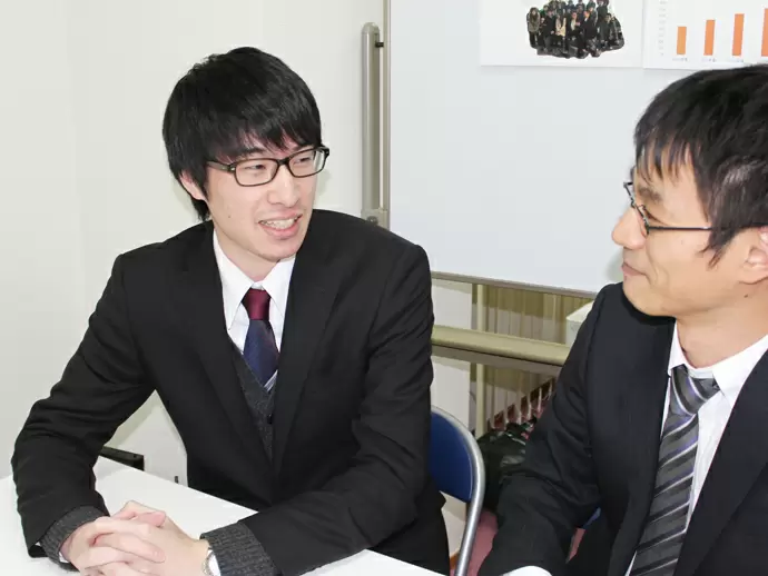 ▲部署や職種の垣根が無く、なんでも相談できます！