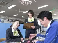 営業スタッフのサポートも大切なお仕事です。分からないことは丁寧に教えてくれます。