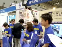 大阪本社のスタッフも来て、一緒に展示会に出展することもあります。
