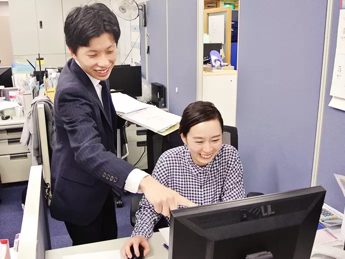 分からない事があればすぐに先輩が教えてくれる環境があるので安心です。