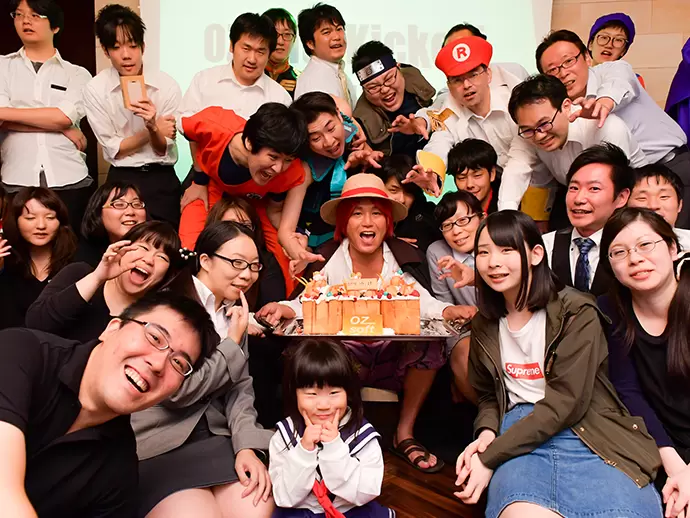 「遊ぶときは徹底的に遊ぶ」が当社のモットー。帰社日に開催するパーティーはいつも“楽し過ぎる宴”です♪