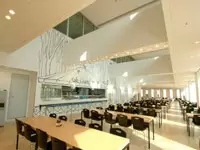 官公庁・民間企業・学校・病院・社会福祉施設・ゴルフ場等の食堂・売店の業務を委託運営しております。