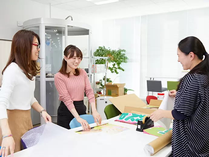 地歴調査等の専門業務にも女性スタッフが大活躍★