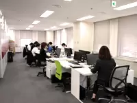 キレイで広々としたオフィス。人気の港区で、虎ノ門＆神谷町駅から徒歩5分とアクセスも便利。