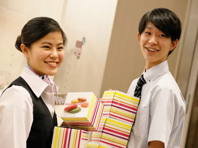 社員同士がしっかりコミュニケーションをとってお客さまをお迎えします。