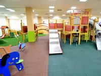 年齢に合わせた遊具で、思いっきりあそべる空間です♪