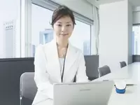 残業はほとんどなく、始業時間は10時と朝の出勤もラクラクです♪
