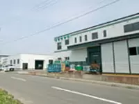 秋田工場・小松川工場にて特殊な光学レンズ・ミラーを製造しています。