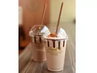 学生に大人気のドリンク。カフェメニューも充実しています。