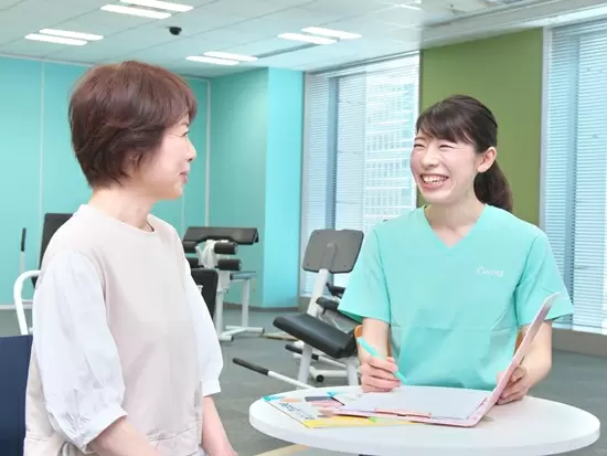 定期的に、お客様お一人お一人に健康のアドバイス等を行います。