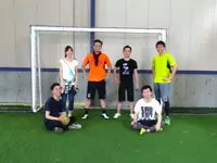 若いスタッフが多数活躍中です。フットサル部はまだまだ部員も女子マネも大募集中！