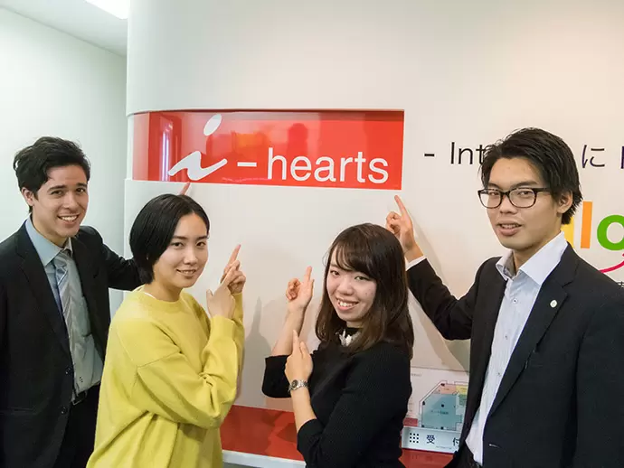 オフィスは駅から徒歩4分！大きな窓の開放感のあるオフィスです！