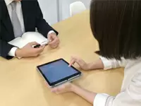 社員一人ひとりにタブレットを支給しています！