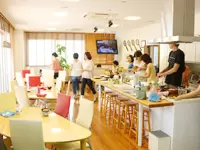 オフィスにはキッチンテラスコーナーが！料理から食事、休憩など、さまざまな用途に利用できます★