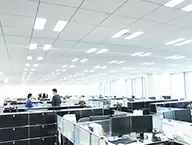 開放感のあるオフィス。社員間のコミュニケーションも活発に行われています。