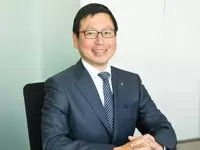 2015年9月に新しく就任しました。業界を新しく変えていきましょう！／代表　富田より