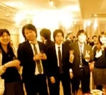 新人歓迎会での一枚！ 緊張していた新人さんもピースでいい笑顔です☆ 一緒に頑張っていきましょうね！