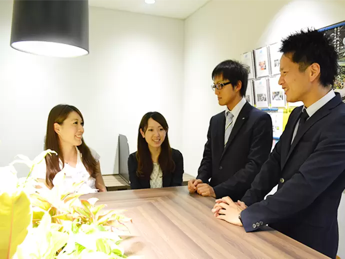 社内でのコミュニケーションは多く、いろんな人と携わりながら働ける環境です。