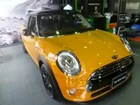 MINIのショールームの雰囲気はとても個性的☆そこにいるだけでウキウキした気持ちになります！